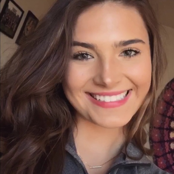 Meet your Posher, Lexie - Picture 5 of 8